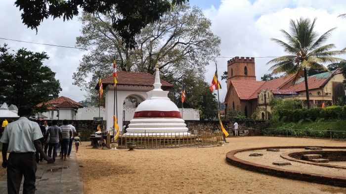 Temple de la Dent - Kandy (11)_edited
